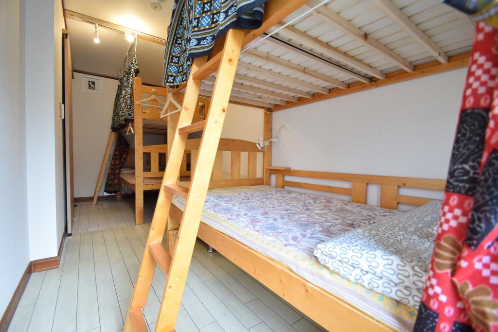 Santana Guest House Osaka Bagian luar foto