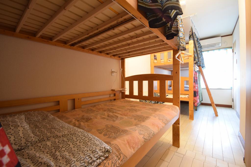 Santana Guest House Osaka Bagian luar foto