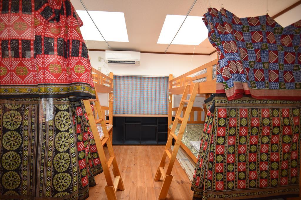 Santana Guest House Osaka Bagian luar foto